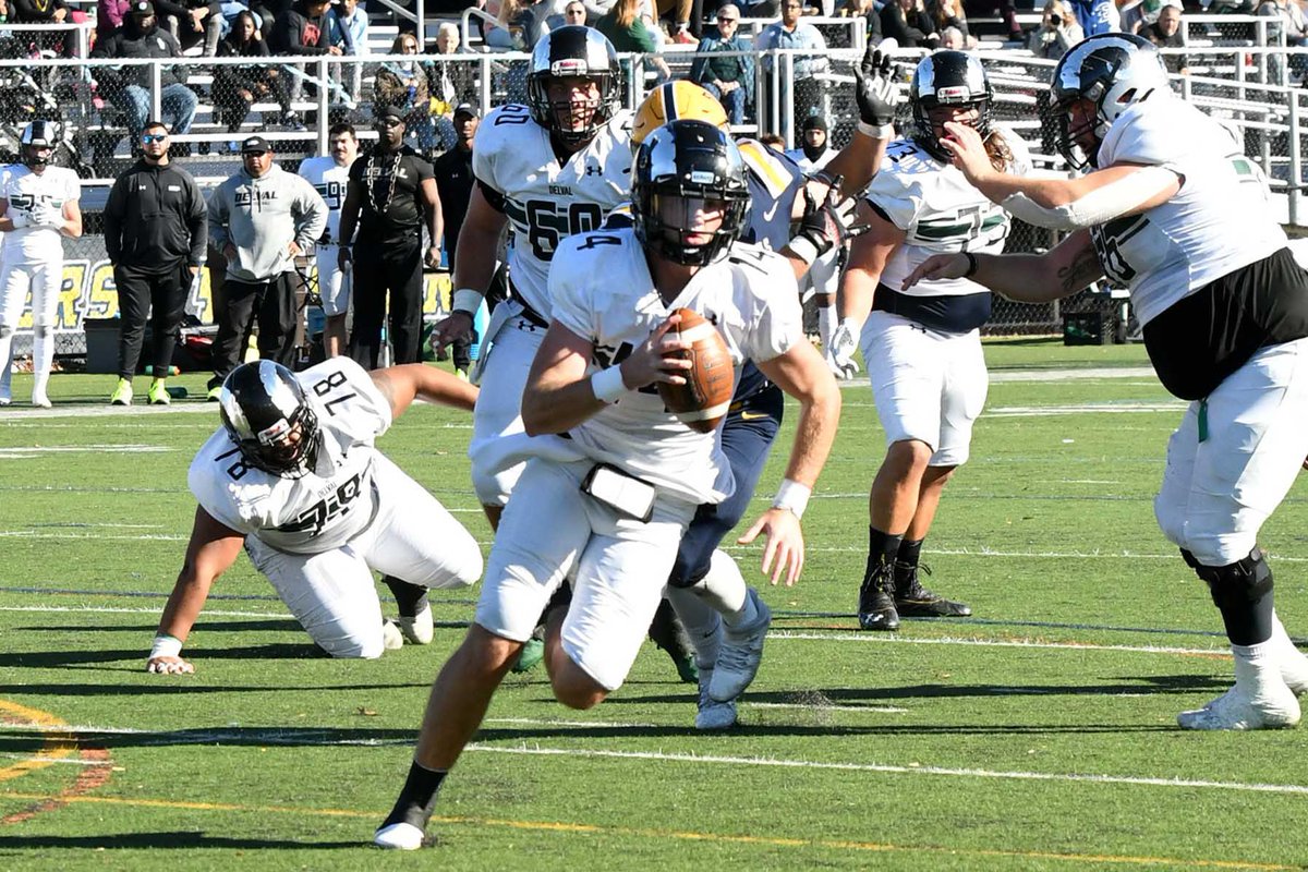 DVUfootball's tweet photo. BACK TO WORK. DO YOUR PART. #EmbraceTheTarget #SACRIFICE #ForTheRoom #SlideFor11 #WinFor7 https://t.co/agshPxTgw8