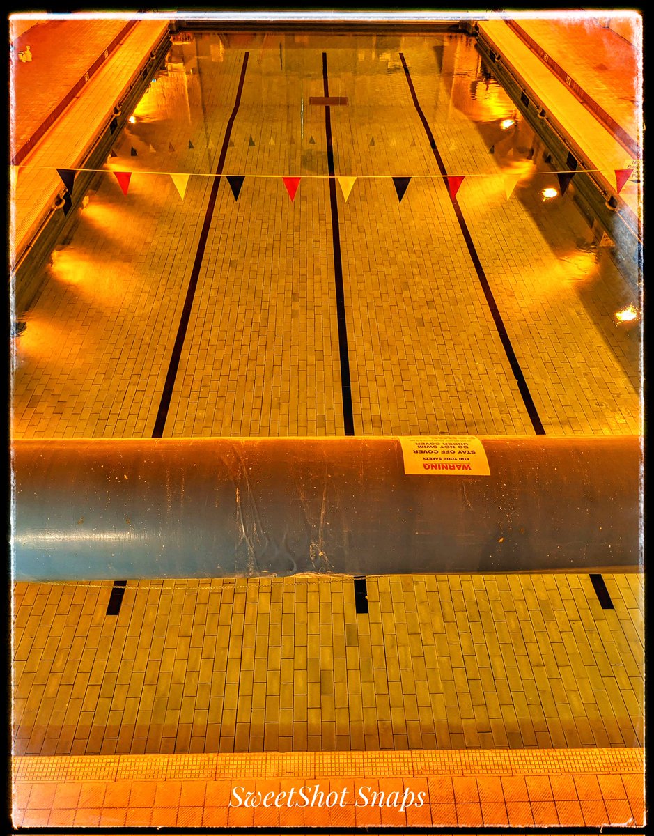RiponCityKen's tweet photo. A few more of the ole girl ๐ before she goes in to retirement ๐ค
#spabaths #swimmingpool #endofanera #sweetshotsnaps
#LoveRipon ๐๐ https://t.co/2e52yRbr4y