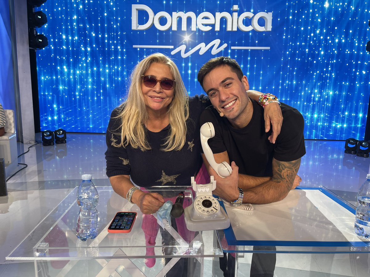 pierpaolopretel's tweet photo. Grazie per tutto il sostegno ed il calore 🤗❤️… non vedo l’ora di iniziare.. grazie alla mia #maravenier 🥰🎉 … ci vediamo più tardi a #domenicain #prelemi #prontochicanta https://t.co/z8HwrK3lzh