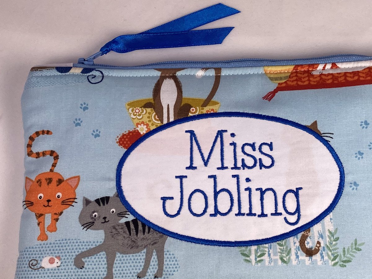 Babahoot4kids's tweet photo. Letterbox gifts for all ages: mini totes, scrabble bags chef hats &amp; pencil cases. All handmade with embroidered by https://t.co/SLdQdzZK3j 
#Babahoot #ukgiftam #ukgifthour #CraftBizParty #sundayvibes #Christmas2021 #chefgift #giftforchef #etsyfinds #letterboxgift #stockingfiller https://t.co/Cqtf46p1Bn