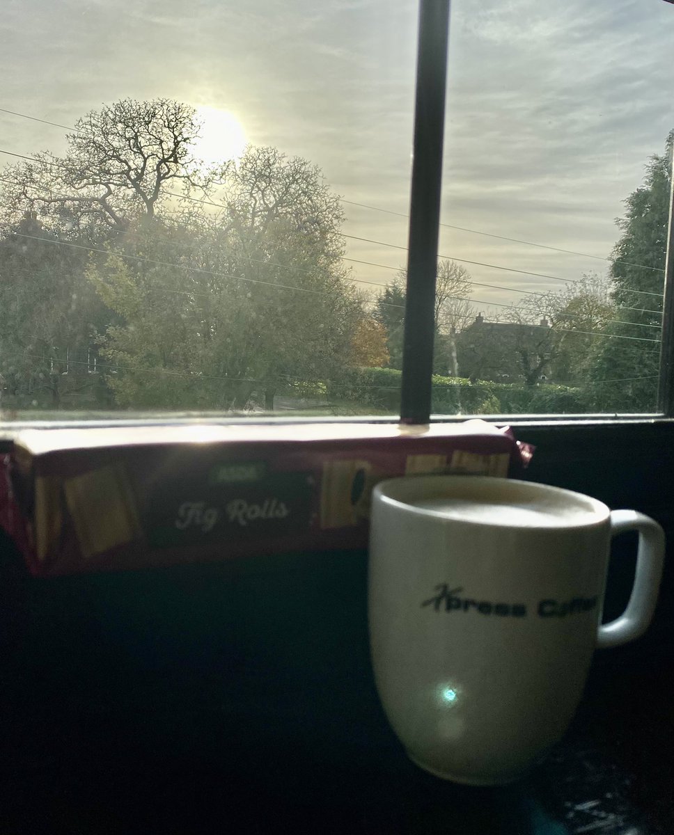 xpresscoffee's tweet photo. For years I’ve heard people talk about Sunday morning Lie in’s - #JoinedTheClub #SunBeatMe #SundayMorning #DayOff #WorkHard #PlayHarder #LoveLife #LifesWhatYouMakeIt #MentalHealth #Balance @fresh_coffee2 @GSnacks2 @TXpresscoffee @Xpress_Events https://t.co/rwvW3Y7IQq