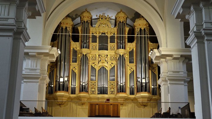 RadioOgnjisce's tweet photo. Prisluhnite posnetku sv. maše iz koprske stolnice (škof Bizjak, združeni cerkveni pevski zbori slovenske Istre), blagoslovu orgel, nagovorov (nuncij Speich, PRS @BorutPahor, @ZupanMOK), predstavitve in kratkega koncerta. 
https://t.co/1AkLGLRFuM https://t.co/F1auvX7s2K