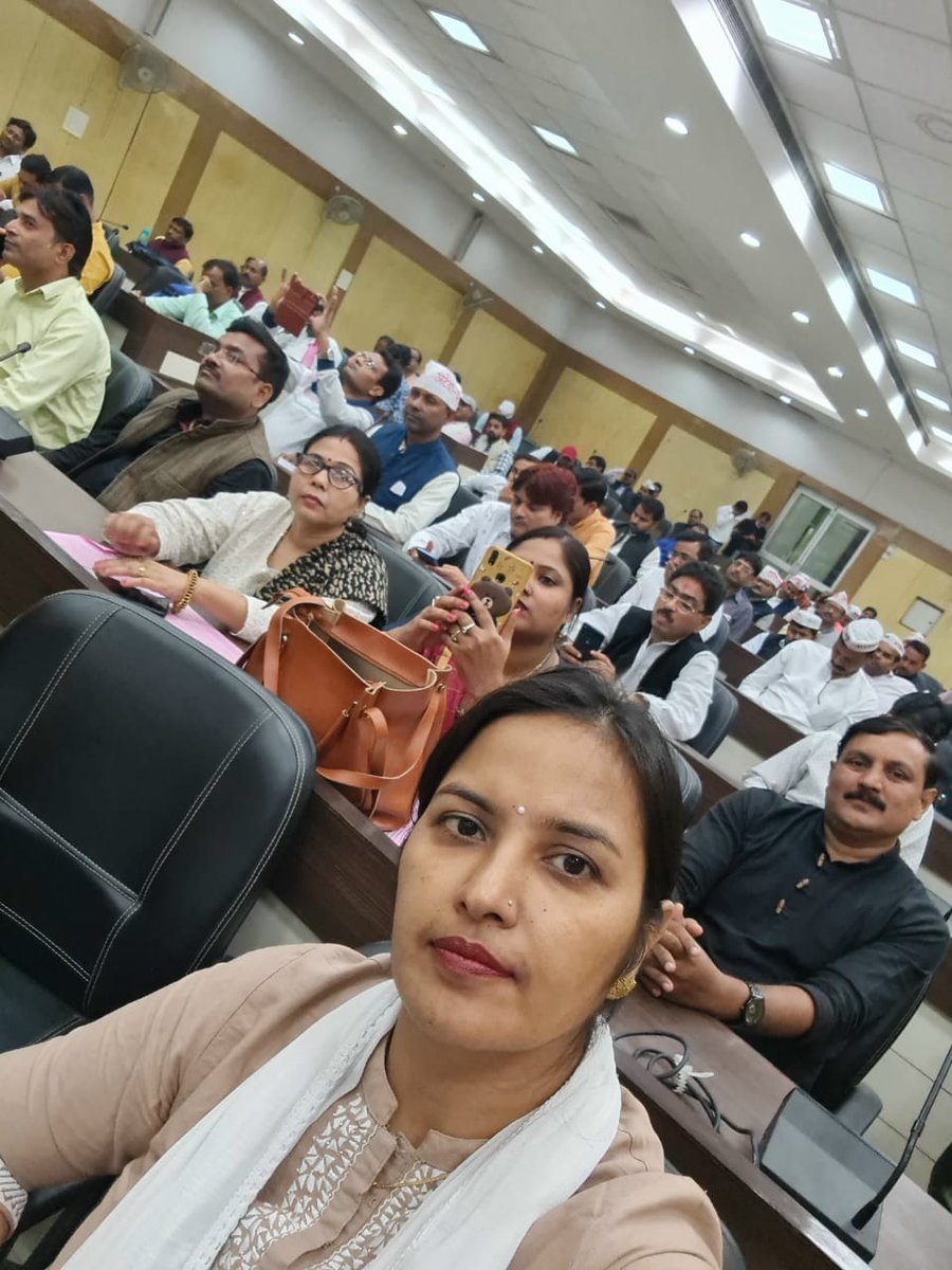 आज लखनऊः में अटेवा पदाधिकारियों की बैठक में प्रतिभाग करते हुए।🤝🤝🤝🤝🤝🤝🤝🤝🤝🤝🤝