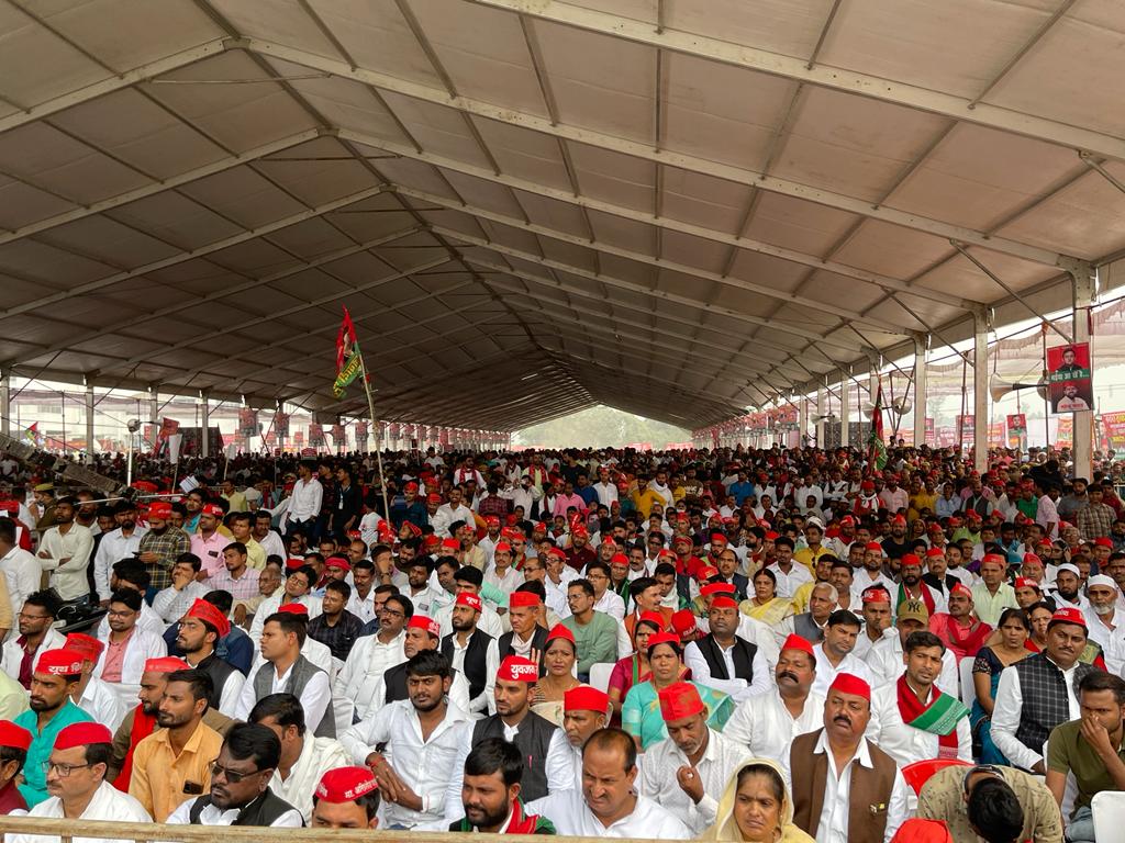ramkeshnisha94's tweet photo. जय समाजवाद जय अखिलेश
जनादेश महारैली अंबेडकर नगर
#जय_समाजवाद_जय_अखिलेश https://t.co/negj9eaAqZ
