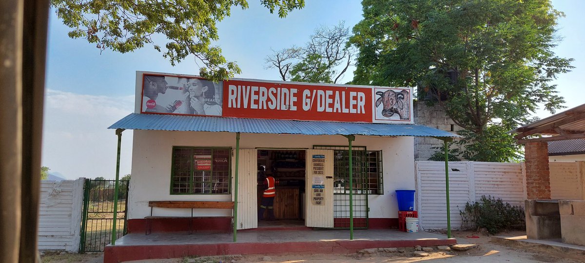 GloriossaC's tweet photo. These rural neighborhood general stores are super convenient. I think #Riverside has the best, especially with its Picasso-esque cow art and cold coca colas. #ZimFarmLife #HappySunday https://t.co/drYc9ECsjI