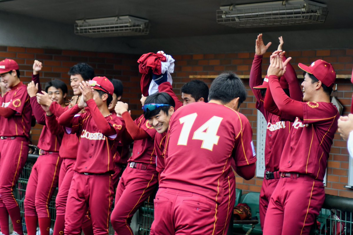 jfoberlin_bb's tweet photo. 【🍁4年生引退試合🍁】
本日、引退試合を行いました。
今年の4年生は優しくて面白い素敵な学年でした！✨
普段とは違うポジションでの試合に楽しんでいる様子でした。

4年間応援して下さり本当にありがとうございました。

引き継ぎ、桜美林大学野球部を宜しくお願い致します⚾ https://t.co/LUSqdquMsI