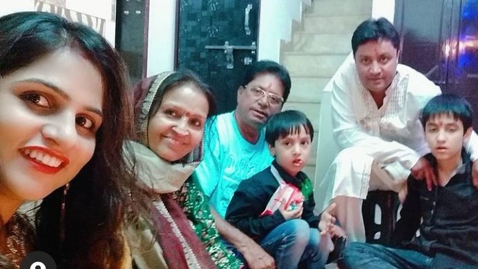 BhavikaRajaswan's tweet photo. @Netgear_India Here's my entry team
#ContestAlert #TheStrongestConnection
#happydiwali #GetMoreWithNetgear #WiFi6 #MeshWiFiSystem #Nighthawk
Tagging @LataS21173938
@Ruchikajain89 @p_pinky777 @Priyank30775431 @HasmukhJParmar1 https://t.co/tUGsGgnv1j