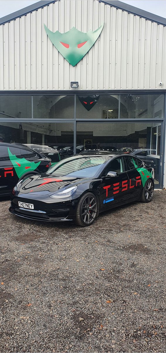 Chargeheads's tweet image. Great to meet John at Thorney Motorsport and check out his fantastic operation advising on Tesla unplugged performance parts 😉⚡🛠 @UnpluggedTesla 
#teslam3p #modifiedtesla #unpluggedperformance #tracktesla #fastroadtesla