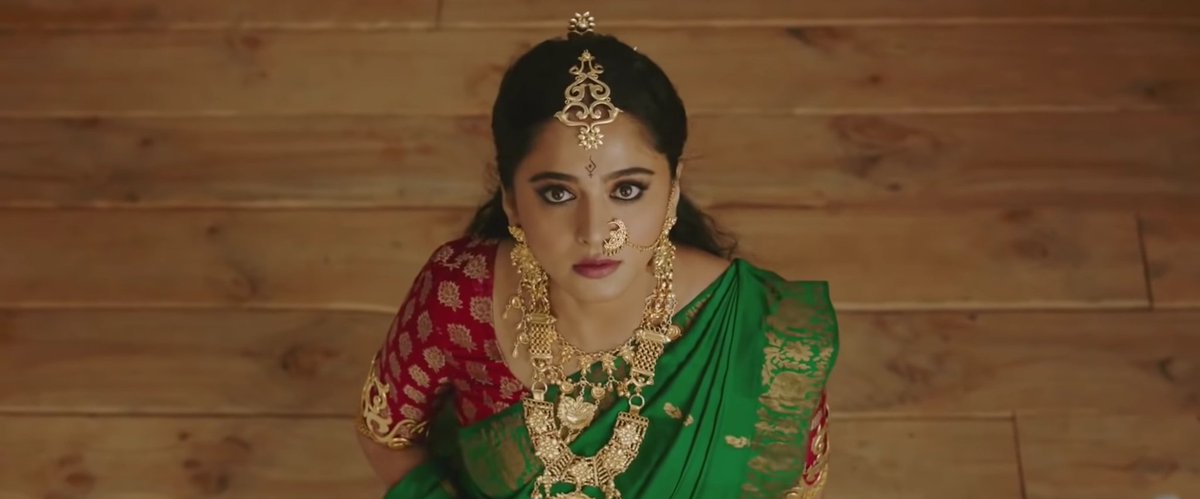 ItsVenkat_'s tweet photo. Devasena plays key role in influencing the politics of Mahishmati. She questions the silence of her husband, shuts the loudmouth of the unlawful dictator. Her imprisonment outside the walls of palace, was powerful than the throne &amp; king, in the minds of people.
#HBDAnushkaShetty https://t.co/fSpvCv78jN