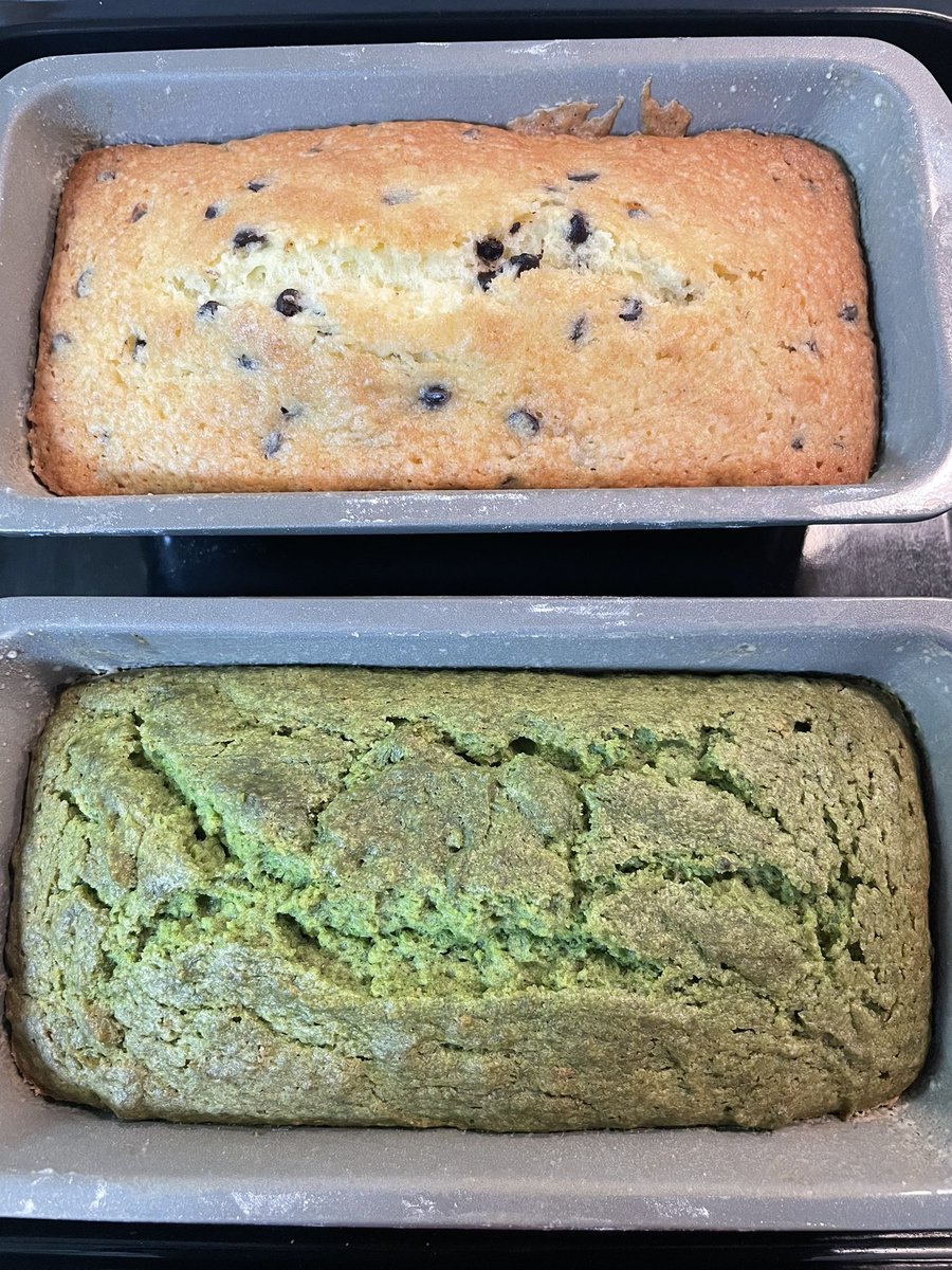 boningendiary's tweet photo. #パウンドケーキ がいい感じに焼けました🔥
わーい🙌
#homemade
#poundcakes
#chocochipcake
#greenteacake
#homemadecakes
#抹茶
#お抹茶
#丸久小山園
#お抹茶ケーキ
#チョコチップケーキ
#ボーニンゲン
#きちやまきちこ。
#SNS映えしない
#ひとえに撮影者の腕の問題
#お菓子作り好きさんと繋がりたい https://t.co/e47o8QZnUT