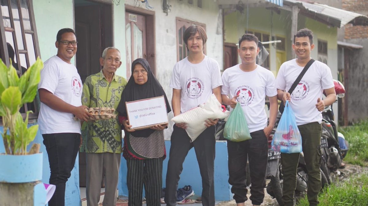 IndoPackSaitama's tweet photo. Sunday Charity #4 ✔️
Onto the next one.

Spread love and kindness.
Always support #saitama!

We're waiting impatiently for the #Saitamask Launching Event, on November 13th, in Las Vegas ❤️❤️❤️

@InuSaitama @PackSaitamawolf

#saitama #saitamatoken $saita #saitamask https://t.co/lBAViseMbP