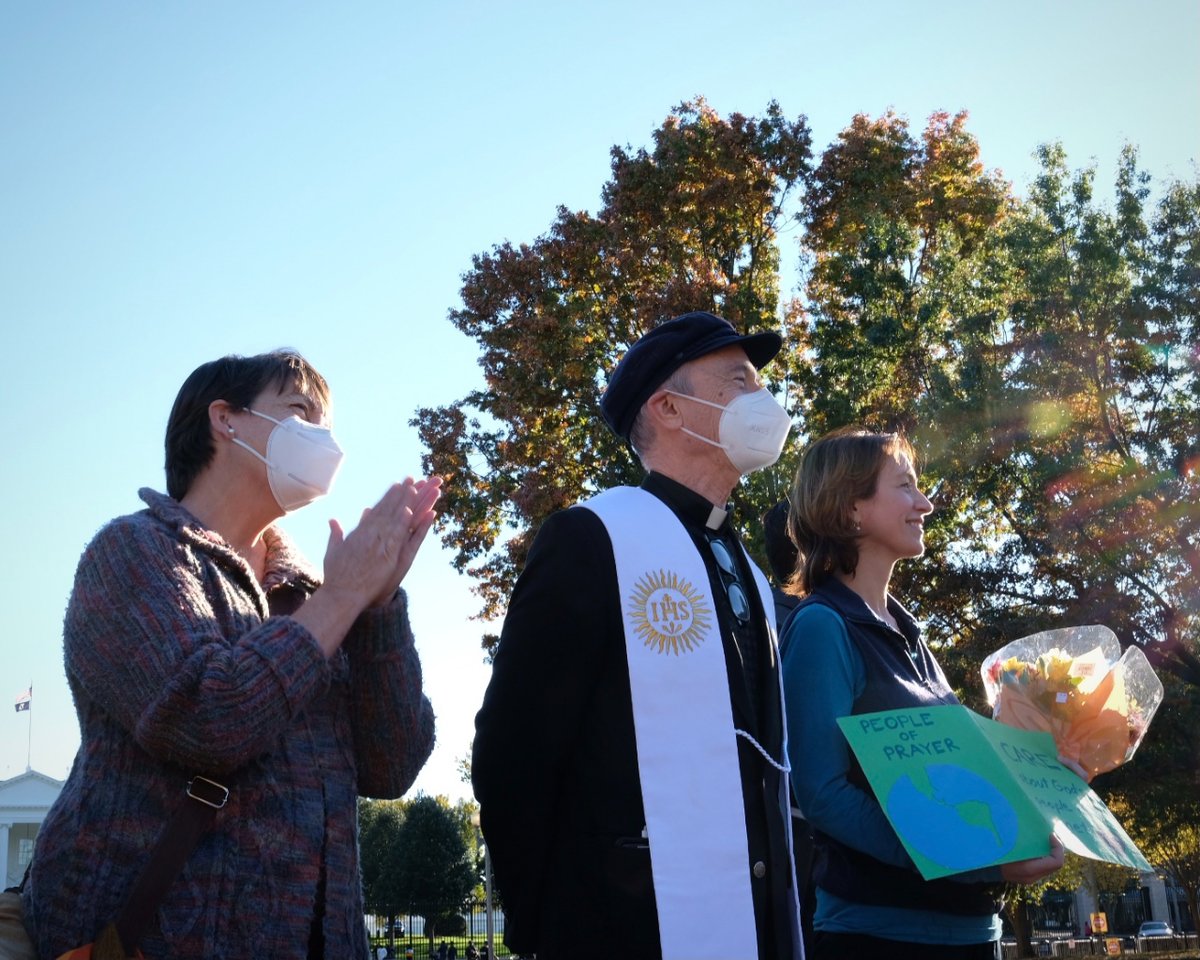 LaudatoSiMvmt's tweet photo. #Catholic Hunger Striker "The vigil was organized by LSM+Catholic Climate Covenant+Ignatian Solidarity Network. Young people of incredible courage are standing up for #climate justice and their futures by fasting" 🌐#LSMCOP #COP26 https://t.co/SUWctfS8Gq