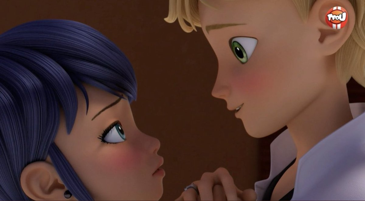 _srmm__'s tweet photo. Do you get deja vu, huh?
#MiraculousEpisode100 https://t.co/jQwIx9Kt4W