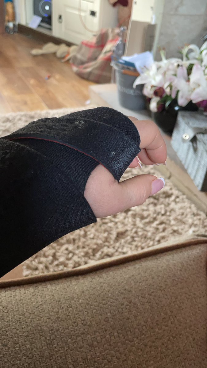 Emma-Jayne tweet media