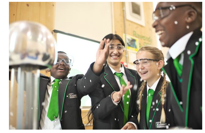 ssat's tweet photo. Hannah Boag @CAN_Academy highlights that transition, right now, is bound to be harder for all students; having experienced unprecedented turbulence throughout the past year and a half. Have a read of her blog - https://t.co/jOtZWAVD6j
#transition #curriculum #buildrelations https://t.co/Pfzph6Kfl0