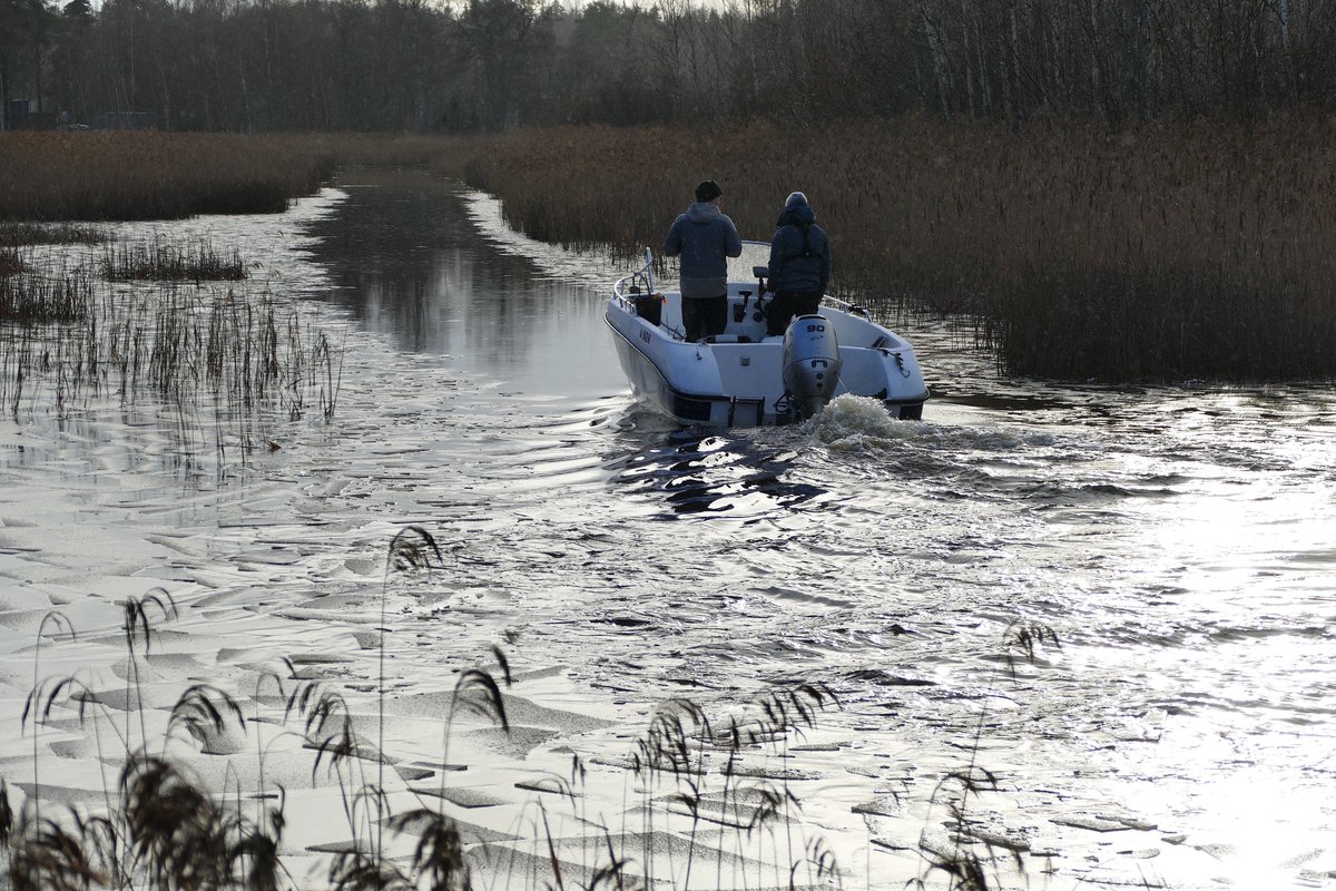 martinclassenn's tweet image. Time for the last fishing trip of the year before the cold hits. In the picture, you see my son and his fishing buddy. Now the pikes are swimming unsafe in Byxviken