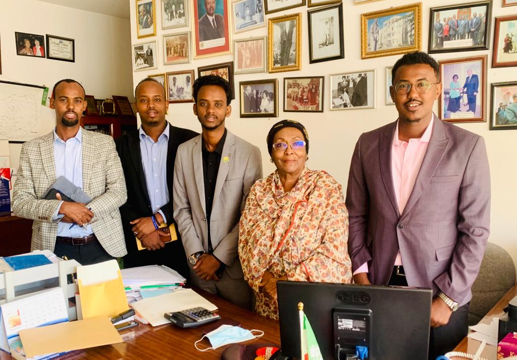 Mo_Abdirashiid's tweet photo. With Somaliland Special Envoy Dr.  @EdnaAdan https://t.co/KPCQQr3FJB