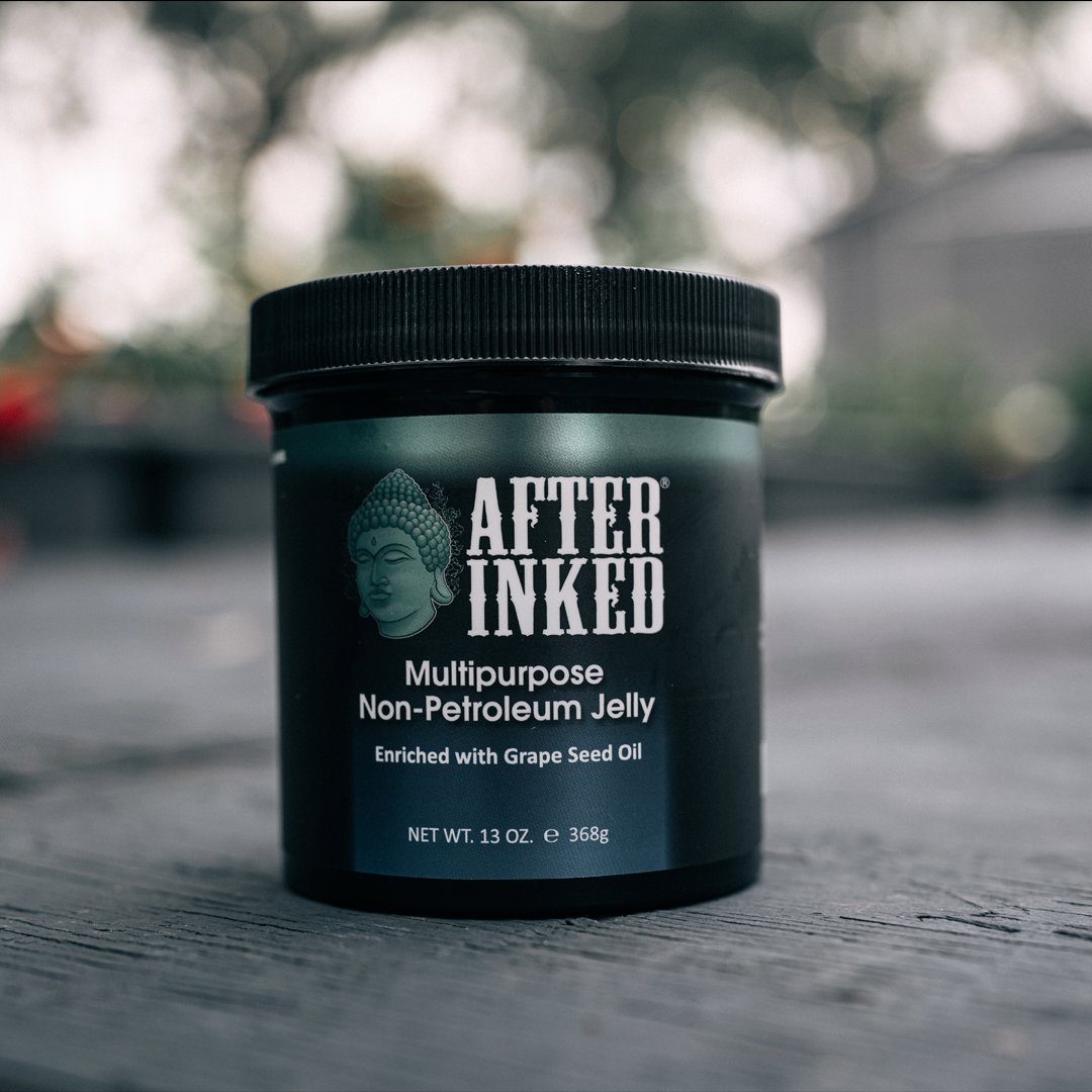 AfterInked's tweet photo. Work hard, play harder #SundayFunday #SpotlightSunday #SelfieSunday #WeekendVibes #afterinked #proudusers #formulatedforperfection #afterinkedeveryday #tattooaftercare #vegan #comicstattoo #joker #jokertattoo #dctattoo #batmantattoo #dccomics #dc #josespider.ink #visualinkstudio https://t.co/YW3qRrLome