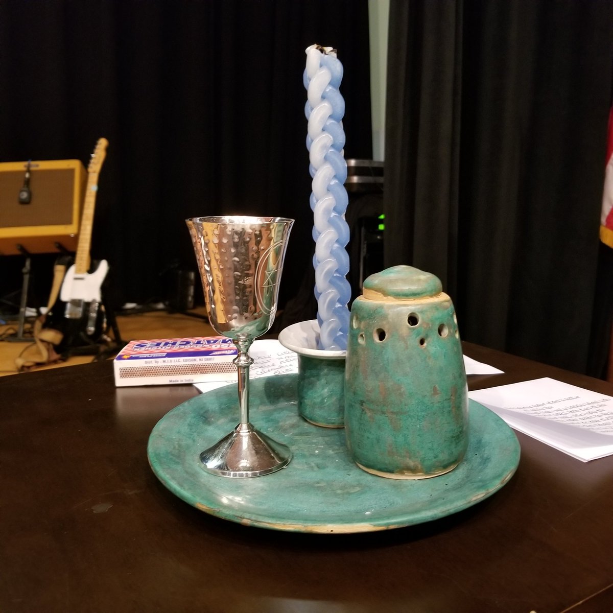 jayess327's tweet photo. A few Tough Cookies were lucky to celebrate Shabbat at @KatzJCC with @LowCutConnie. We call him the #rabbiofrockandroll. Thanks for the warm welcome. #abcfest #LCCatJCC https://t.co/1Khex4ZE0Q