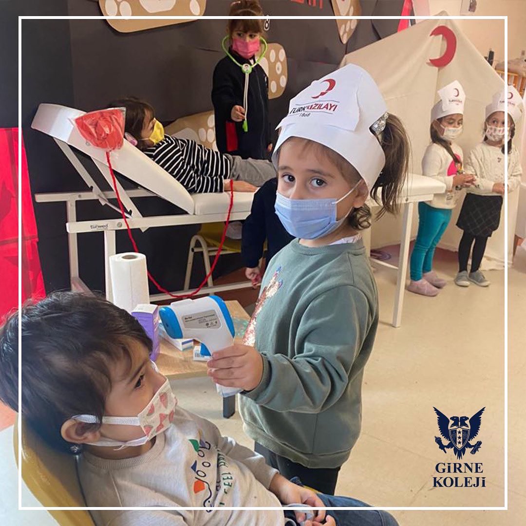 Girne Koleji anaokulu öğrencilerimizin Kızılay Haftası kapsamında yaptıkları etkinliklerden kareler… #kızılayhaftasıetkinlikleri #GirneKoleji #DünyanınKapılarıSanaAçık