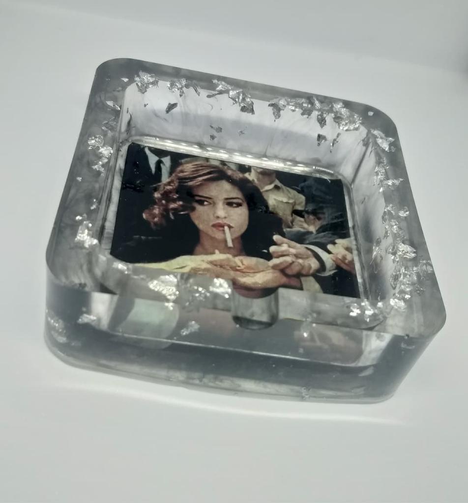 sahintasarimm's tweet photo. Özel tasarım küllükler sevgiliye alınabilecek en güzel hediyelerden biri♡ #küllük #epoksi #özeltasarım #hediye #baby #love #resin https://t.co/BAGPuiLtDK