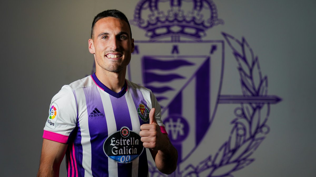 CarlosPuceland's tweet photo. No estoy de acuerdo con los pitos a Sanemeterio. Considero que a un jugador se le debe pitar sólo por falta de compromiso, y no es el caso. 
La única vez que he pitado a un jugador del Pucela fue a Medunjanin frente al Villarreal cuando se burló de la afición. https://t.co/0xDf8fCVLB