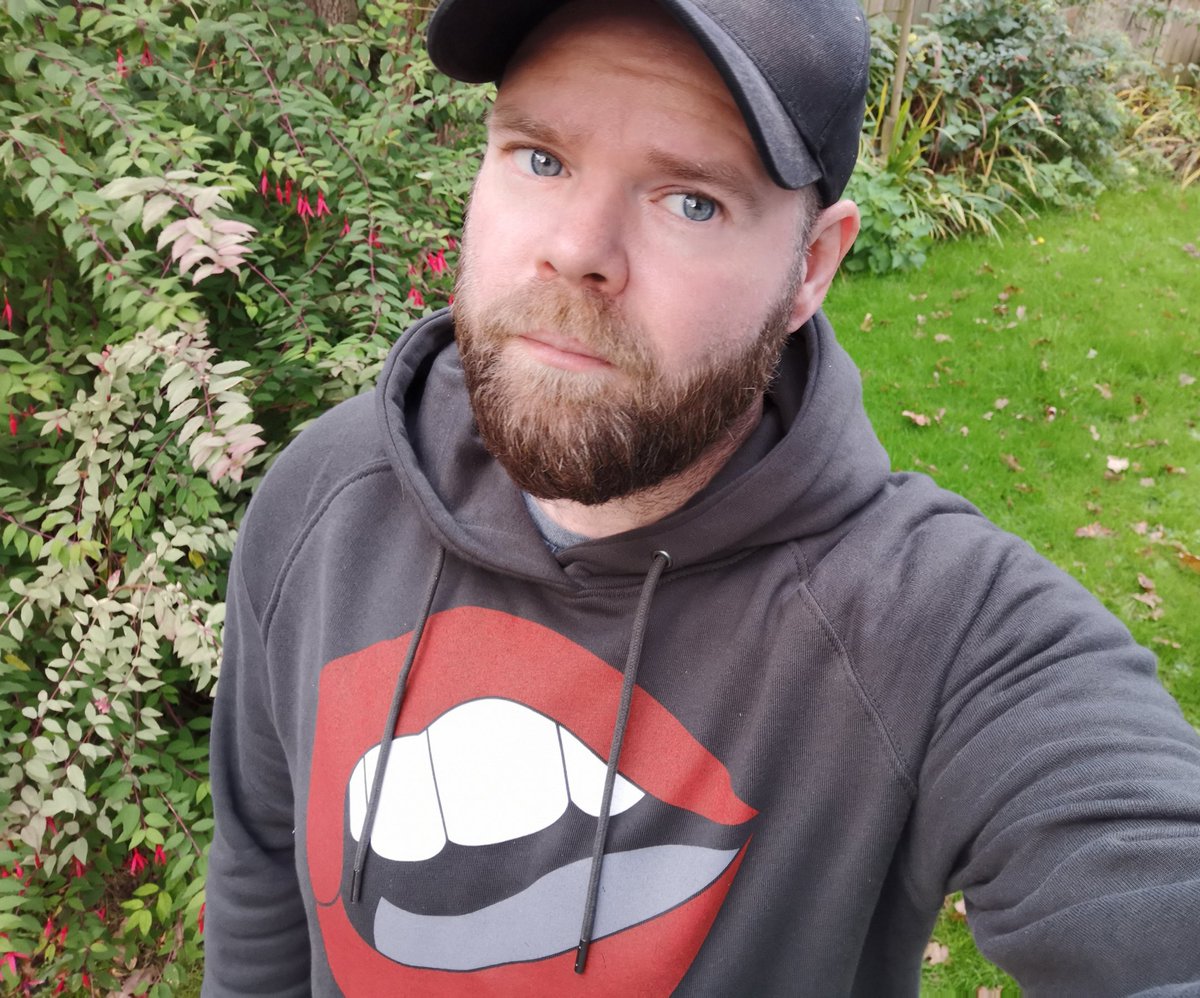 steviejonsmith's tweet photo. 💋 Fever 20 years on #dadbod #hoodieseason #Fever20 #kylieminogue https://t.co/IPVFx4mUOP