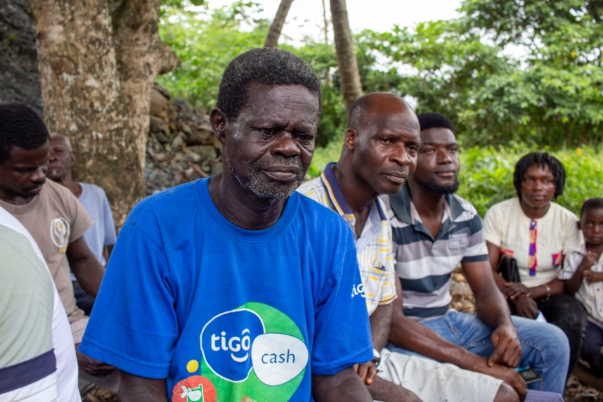 CeSIS_Ghana's tweet photo. Building the capacity of community members to constructively engage with companies in their resource-rich communities. @RMF_foundation #CeSIS #responsiblemining #Nsuta https://t.co/4WcLP7qFgF