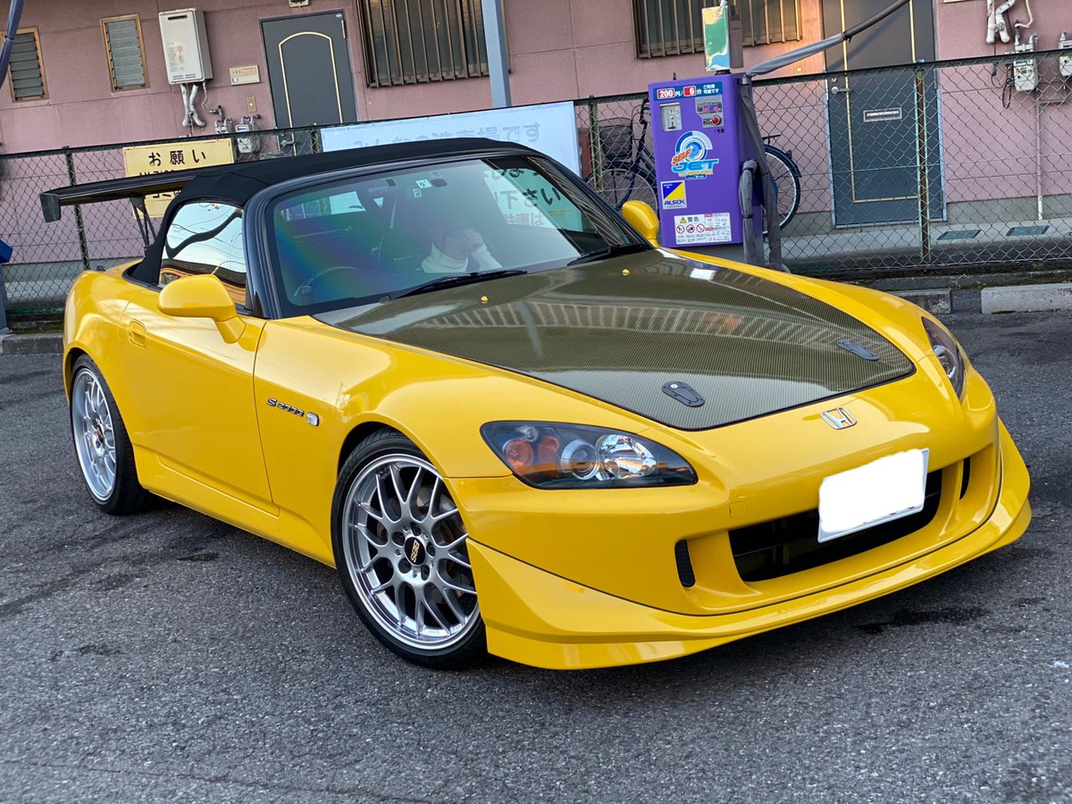 SeYaS2000's tweet photo. 約1年に渡る仕様変更完了しました！やっと写真載せられる😊
部品全部揃うまでが長かった…
・後期バンパータイプSリップ
・ライト前後後期化
・BBS RG-R 18インチ(普段履き)
・タイプSトランク
・VOLTEX GT羽根
ここ1年見えないところの変化はスプーンのミッション、ペラシャ、デフ、ドラシャetc... https://t.co/yRT4VwSfEL