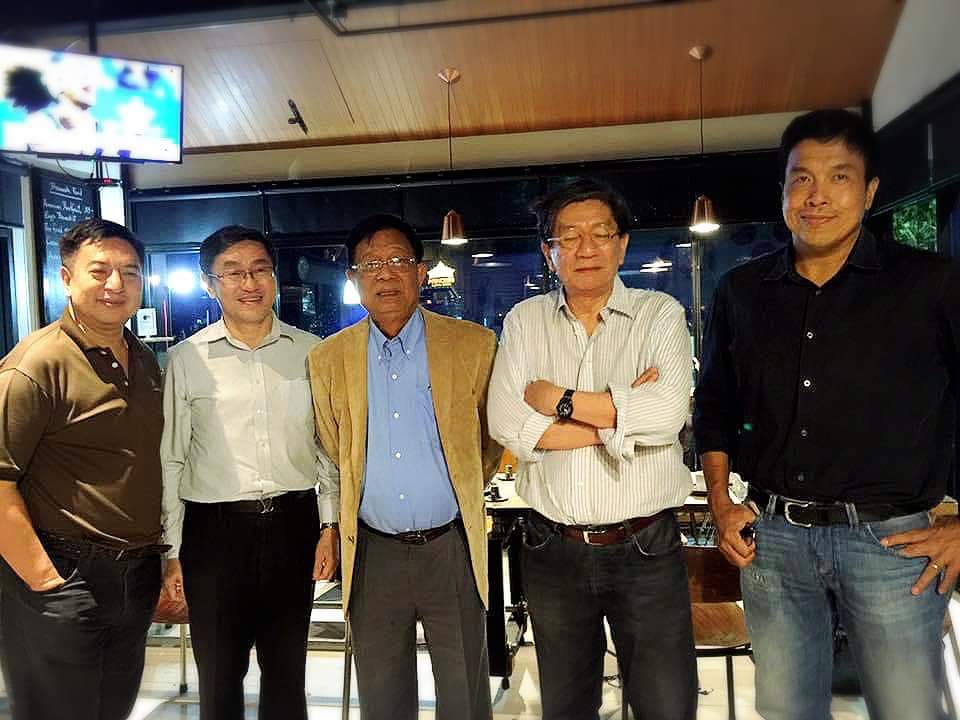 วันที่ดีงามทำให้นอนหลับยามค่ำคืนอย่างมีความสุข 
ชีวิตที่ดีงามทำให้นอนหลับชั่วนิรันดร์อย่างมีความสุข
- เลโอนาร์โด ดา วินชี

ผมนึกถึงคำกล่าวของดา วินชีเมื่อทราบข่าวว่าอาจารย์วีรพงษ์ รามางกูร ครูผู้มีชีวิตที่ดีงามนอนหลับไปชั่วนิรันดร์
อาจารย์จะอยู่ในความทรงจำตลอดไป