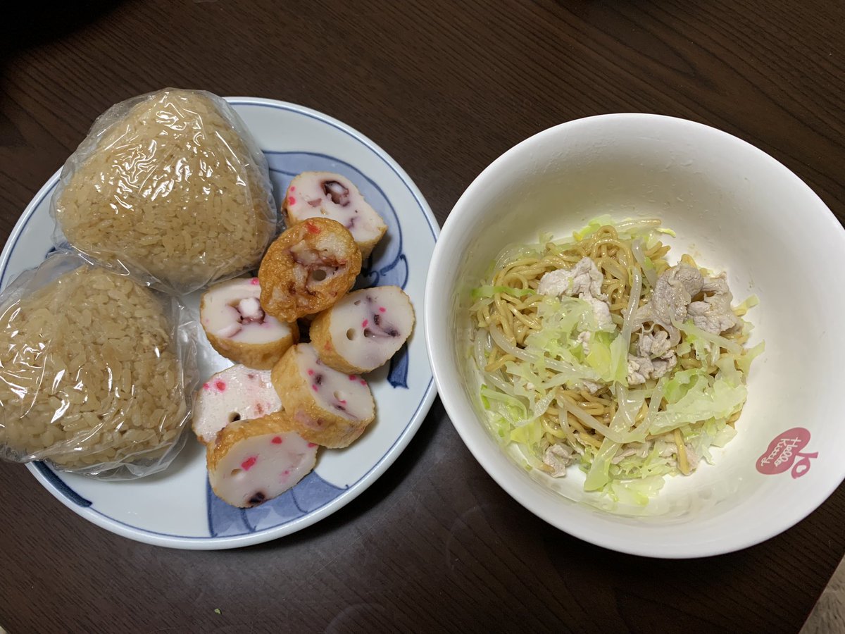 mxv2r3IrrbcaKPm's tweet photo. #本日の晩御飯❣️
#山灯火まぜそば

炊き込みごはんのおにぎり
タコのさつま揚げ https://t.co/NpjKEBfZET