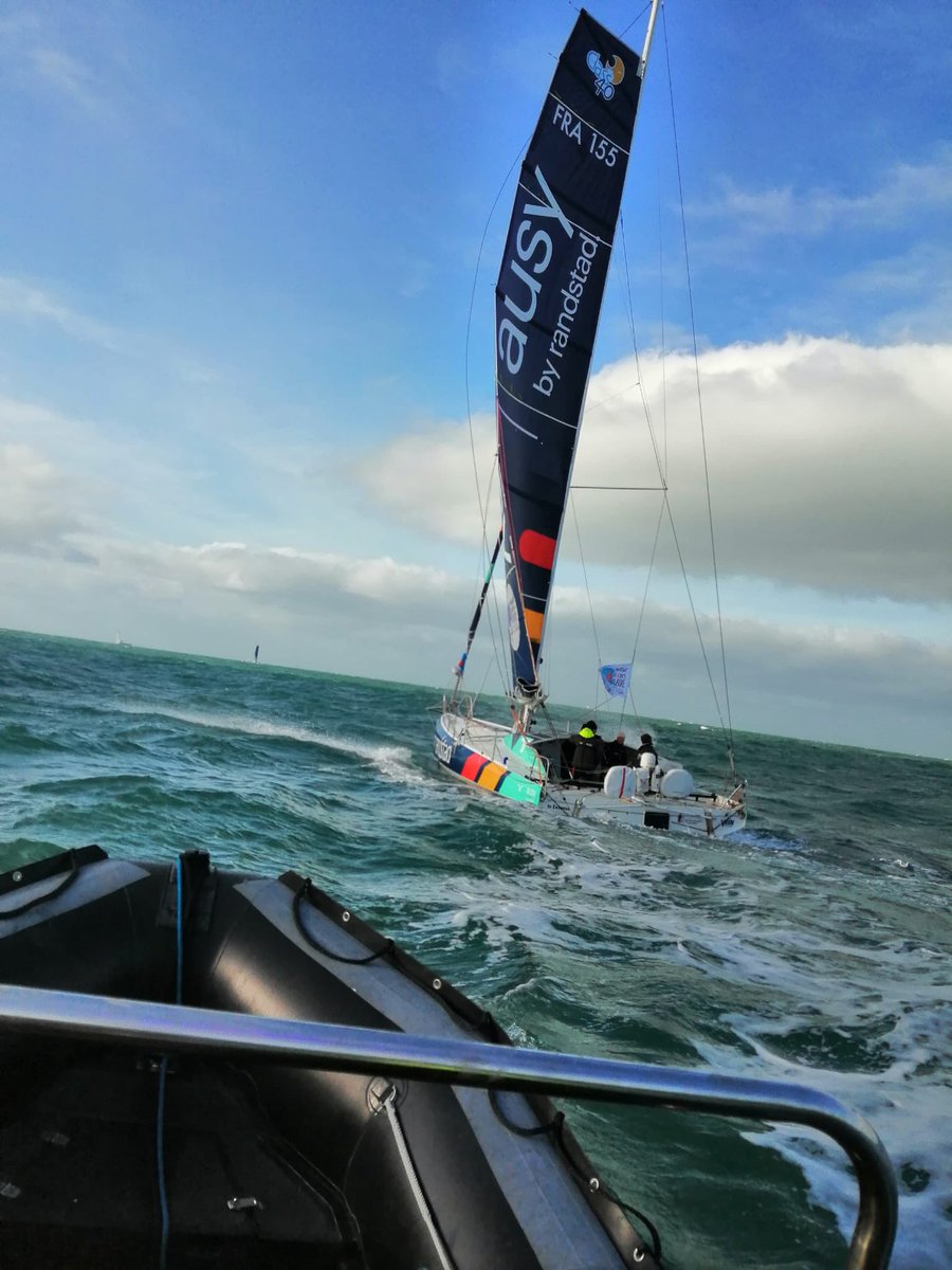 En route pour la ligne de départ juste derrière Clara et Martin sur le magnifique <a href="/GroupRandstadFR/">Groupe Randstad FR</a>