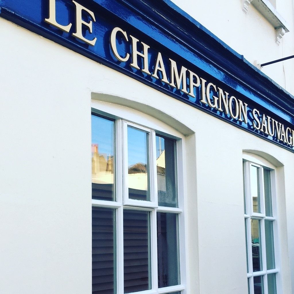 GlosJobs's tweet photo. New Vacancy - Front of House and Kitchen staff
Le Champignon Sauvage, a Michelin starred Restaurant
Cheltenham

@lechampsauvage 

#jobs #glosjobs #recruitment #employment #gloucestershire #cheltenham #cheltenhamjobs

Find out more at: https://t.co/3XqwyrzTtl https://t.co/LbIlcG87Bj