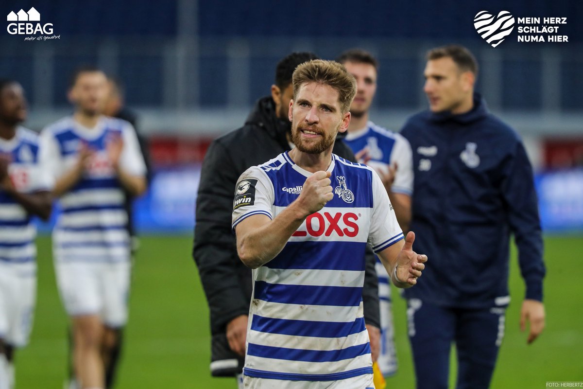 MSVDuisburg's tweet photo. War mächtig was los auf dem Rasen, beim wichtigen Heimsieg unserer #Zebras gegen Berlin. Die #𝖦𝖤𝖡𝖠𝖦 dokumentiert das mit den entscheidenden Eindrücken in einer neuen Fotogalerie ... 📸

https://t.co/Ow8Ir0Goje

#herznumahier 💙 #Duisburg #MSVBLN https://t.co/JP57SJ3RdX