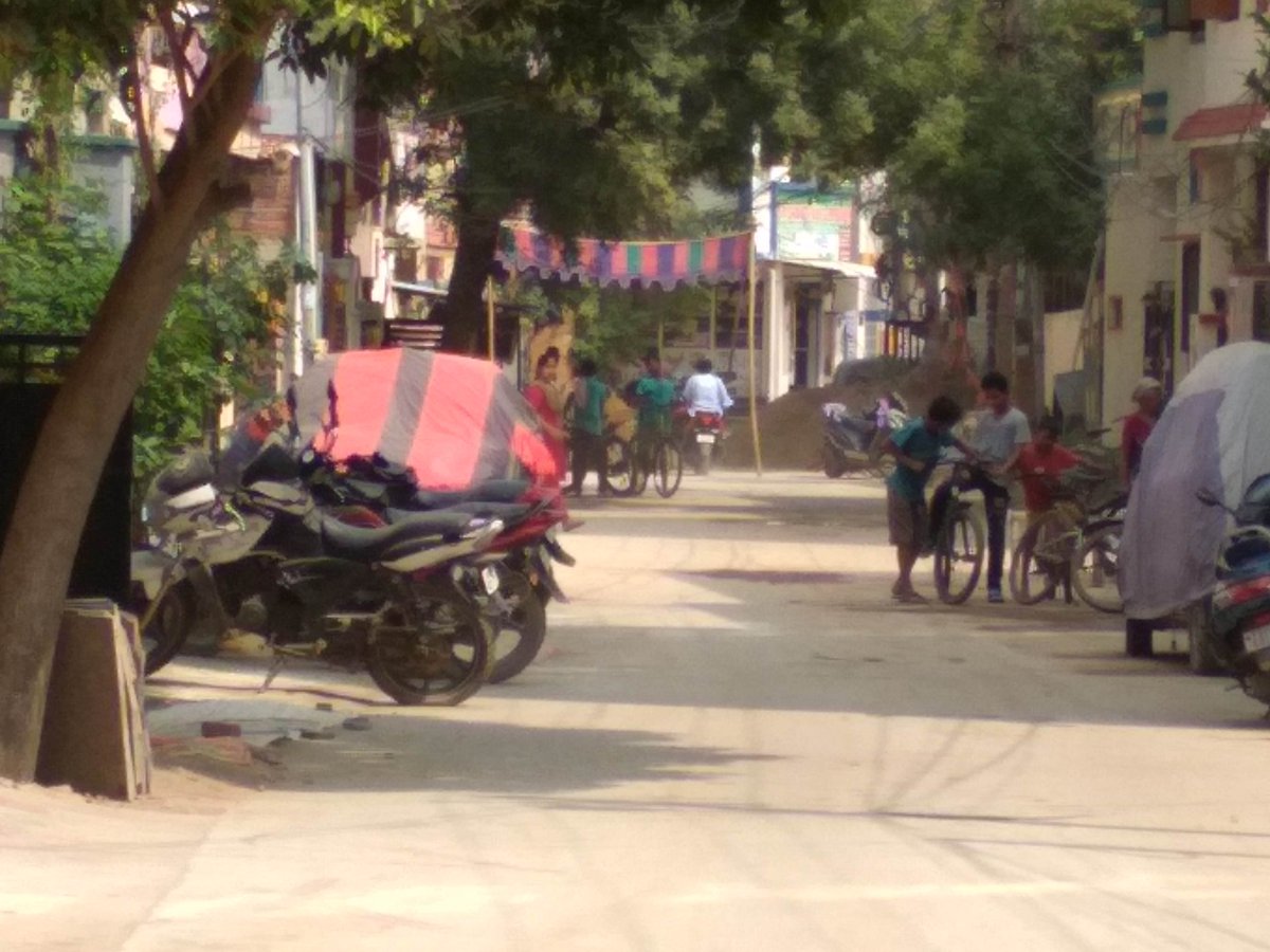 twitraghav's tweet photo. #blockingroads @KTRoffice
@KTRTRS @CommissionrGHMC @GHMCOnline half of the roads are either getting restored or are dug for laying drains. The other half is being blocked for personal use. The situation is becoming pathetic sir. Any blockage of public paths should restricted https://t.co/krivseWmP0