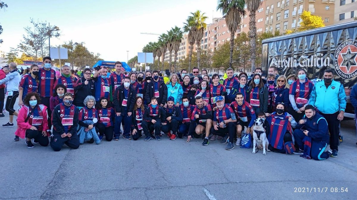 LUDfundacion's tweet photo. ¡Éxito de participación granota en la II Volta a Peu per la Discapacitat 🏃‍♀️🏃‍♂️!

Más de 50 deportistas de la Fundación Levante UD han dado el 100% por una buena causa 💪.

¡Enhorabuena, campeones! 🥇🐸 https://t.co/sQbErPOwYu