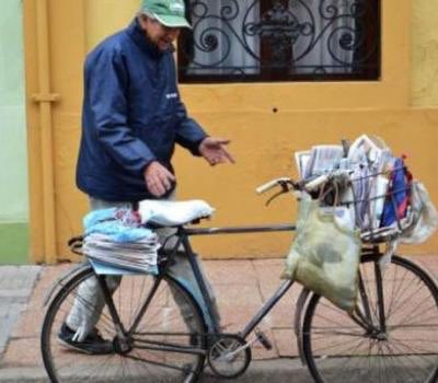 7 DE NOVIEMBRE - DIA DEL CANILLITA
Un afectuoso saludo a todos los canillitas santiagueños en su Dia!! Gracias por acompañarnos a diario con toda la información!!!