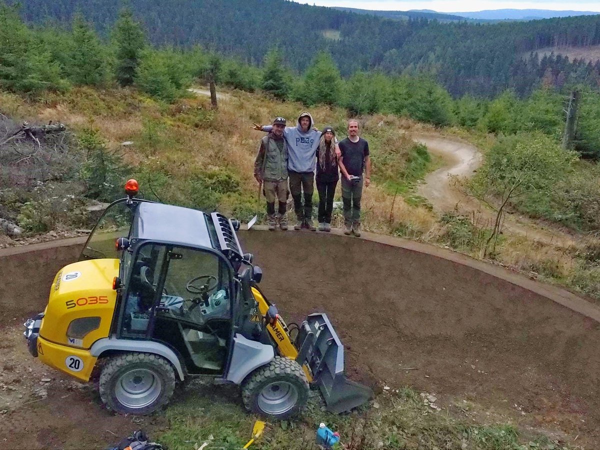 MTBZone_Willing's tweet photo. Danke an alle Besucher, Partner und Unterstützer für die schöne Saison. Der #Bikepark ist jetzt geschlossen. Bei gutem Wetter könnte der K1 Lift an einigen Wochenenden nochmal laufen. Dann geben wir kurzfristig Infos. #mtbzone #mtbzonewillingen #bikeparkwillingen #willingen https://t.co/MtgBhnXr9L