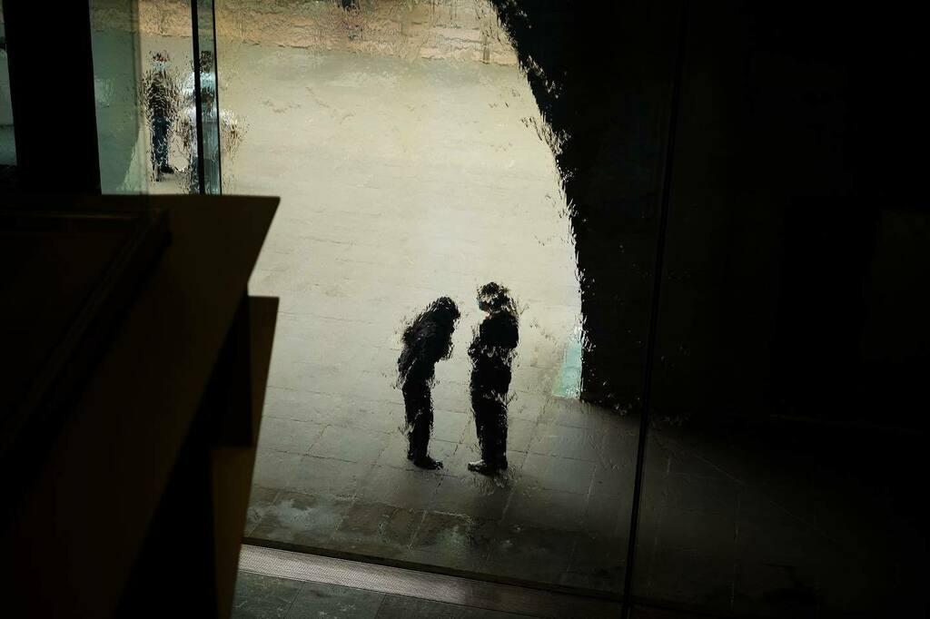 Albry_'s tweet photo. Shadows
•
•
•
•
•
#streetphoto #streetlife #streetphotographer #melbourne #leica #street_photo #australia #leicacamera #streetphotography #street #street_photography #photography #streetstyle #streetphotographers #spicollective #capturestreets #l… https://t.co/IpNNxhriIy https://t.co/FMDtrehJJG