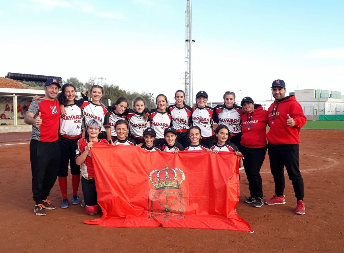 NavarraBeisbol's tweet photo. La Selección Navarra de Sófbol Sub13 Campeona de España!!! 👏🏻👏🏻🏅🏅 enhorabuena #campeonas #Txapeldunak @deporte_na @FundMIndurain @Deporte_navarro https://t.co/80Vz6qVgmR