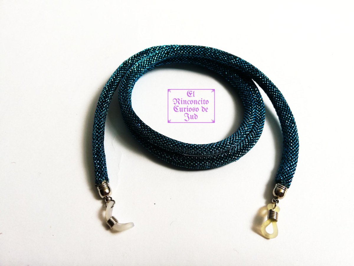 RinconcitoJud's tweet photo. 💜Hermoso cuelga gafas brillante, en un espectacular color azul, dale un toque diferente a la manera de llevar tus lentes, 100% algodón, no te quedes sin el tuyo.
Valor: $23.000 #CordonesParaGafas #Etnico #Gafas #Detalle #RegaloIdeal #Amor #Handmade #Accesorios #Algodon100% https://t.co/wf2bai0J1g