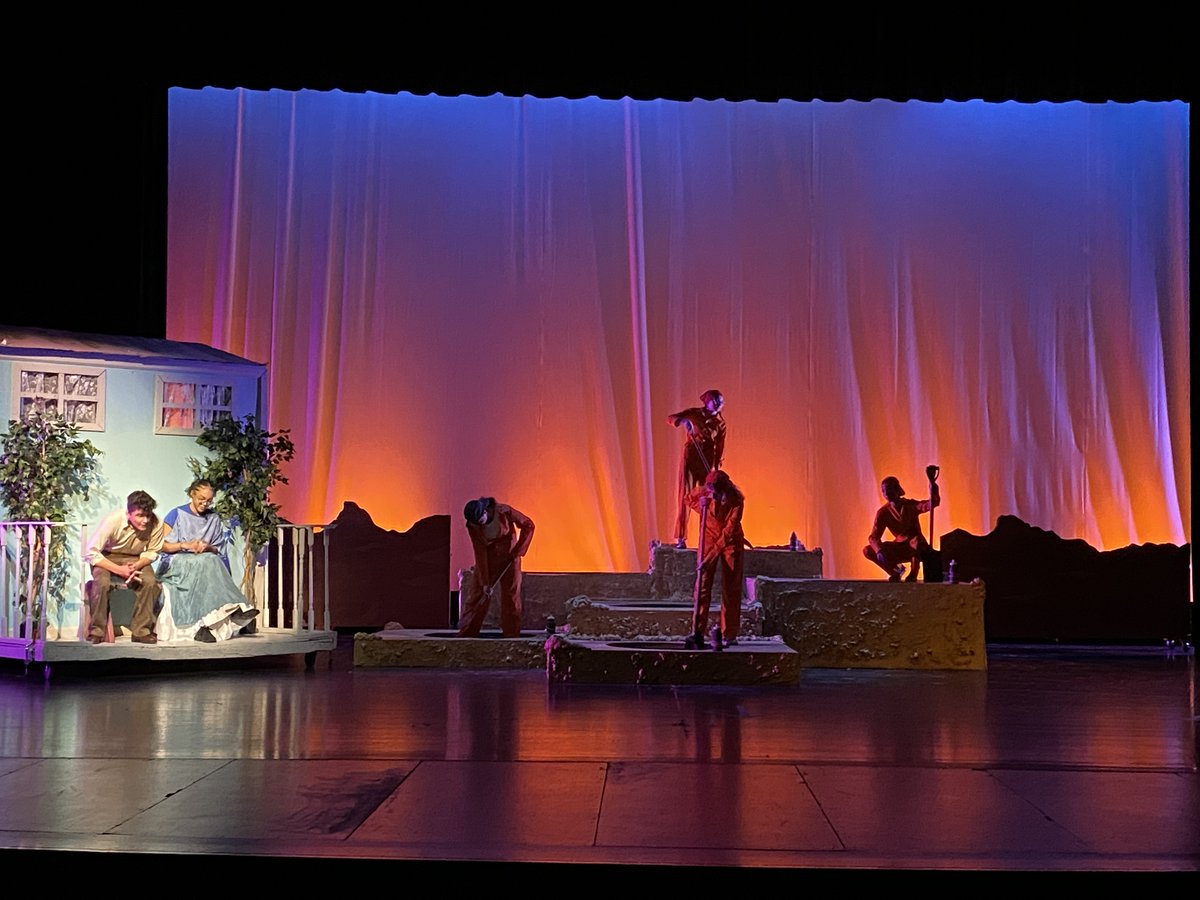 HF2Theatre's tweet photo. HF2 Theatre presents Holes by Louis Sachar on Thursday, Friday, and Saturday at Ford (November 11-13). Tickets are $12 in advance (with no additional credit card fees) or $15 at the door. Advance tickets can be purchased at https://t.co/9MyjWC4P1Q https://t.co/ulN9EROLk7