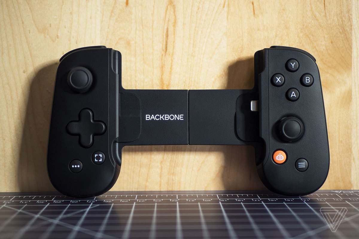 The best iPhone gaming controller now works with Android phones — but you’ll need a cable