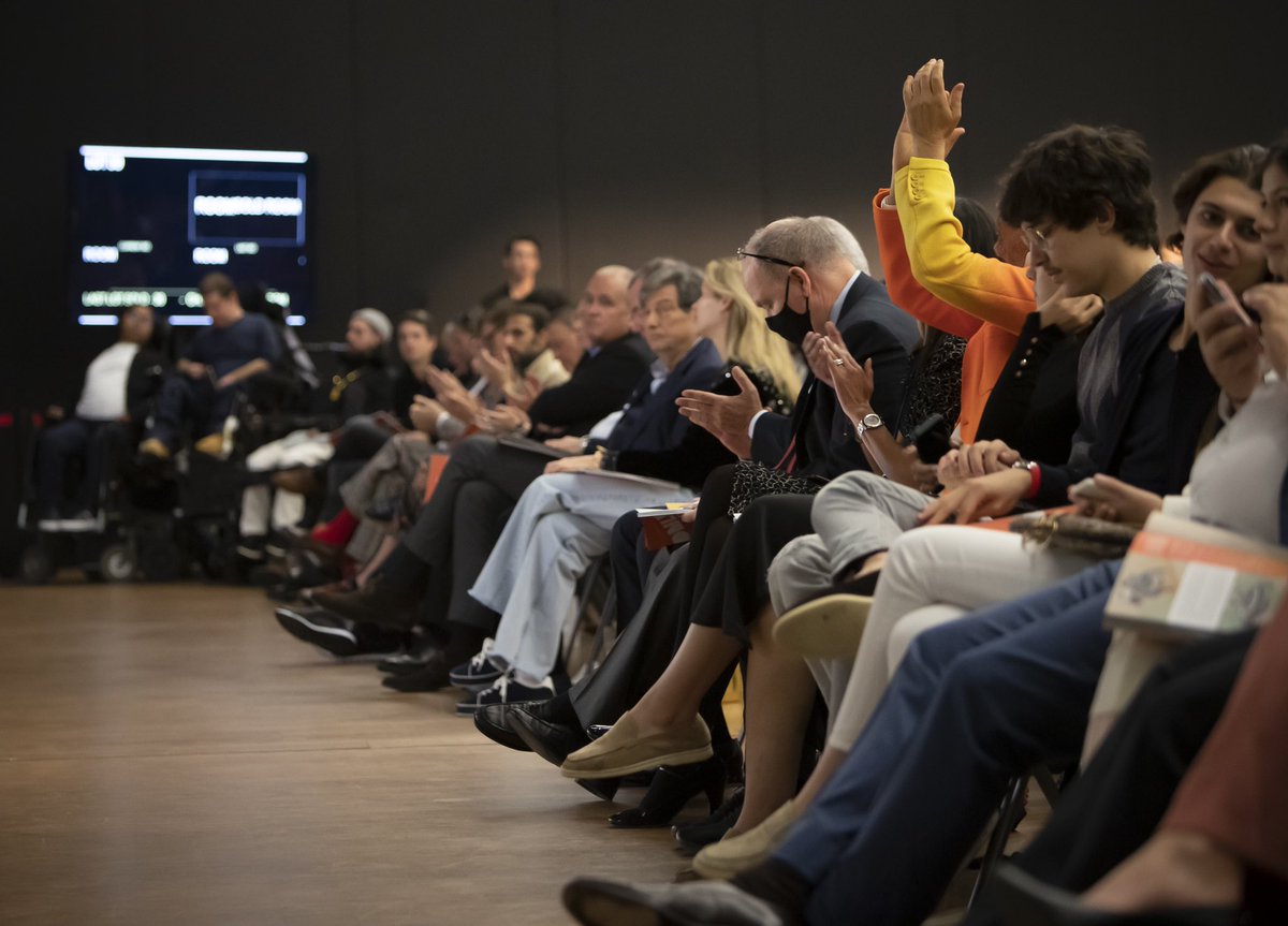 Only Watch tweet media