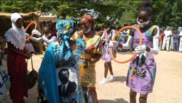 Dr_Adidja_AMANI's tweet photo. Célébration du 06 Novembre dans le #MayoLouti Est à #Figuil sous la houlette des fidèles du Président de la République du #Cameroun, Chef de l'Etat S.E Paul Biya
Section et sous sections #RDPC #CPDM #OFRDPC #OJRDPC #39ans https://t.co/U6Ji5MyX2l