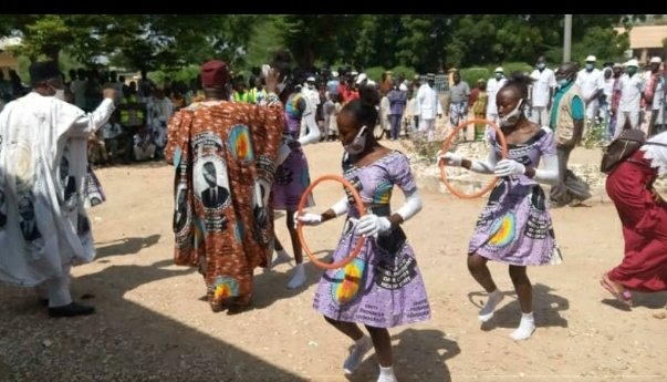 Dr_Adidja_AMANI's tweet photo. Célébration du 06 Novembre dans le #MayoLouti Est à #Figuil sous la houlette des fidèles du Président de la République du #Cameroun, Chef de l'Etat S.E Paul Biya
Section et sous sections #RDPC #CPDM #OFRDPC #OJRDPC #39ans https://t.co/U6Ji5MyX2l