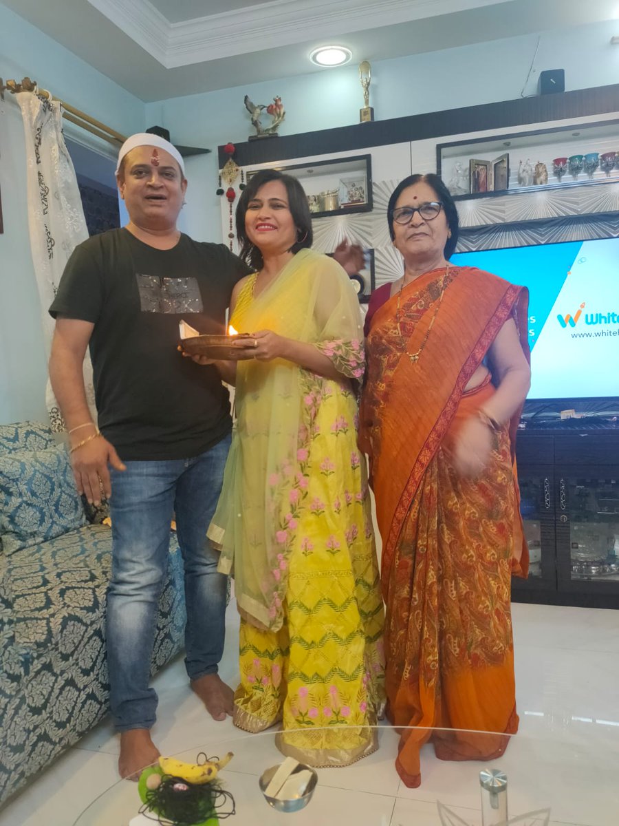 VighnahartaEnt's tweet photo. Bhai Dooj Celebration with Brother Rahul Dange and Satyendra by Archana Dange (Managing Director)
Vighnaharta Entertainment Pvt. Ltd.
https://t.co/th3cFz1xvL
#BhaiDooj #vighnaharta #entertainment @archanadange10 https://t.co/ylmh8SwUqO