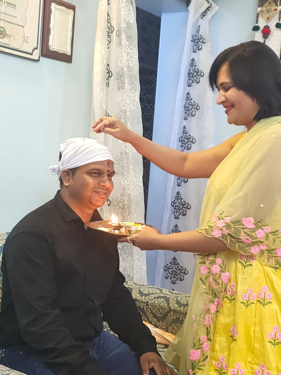 VighnahartaEnt's tweet photo. Bhai Dooj Celebration with Brother Rahul Dange and Satyendra by Archana Dange (Managing Director)
Vighnaharta Entertainment Pvt. Ltd.
https://t.co/th3cFz1xvL
#BhaiDooj #vighnaharta #entertainment @archanadange10 https://t.co/ylmh8SwUqO