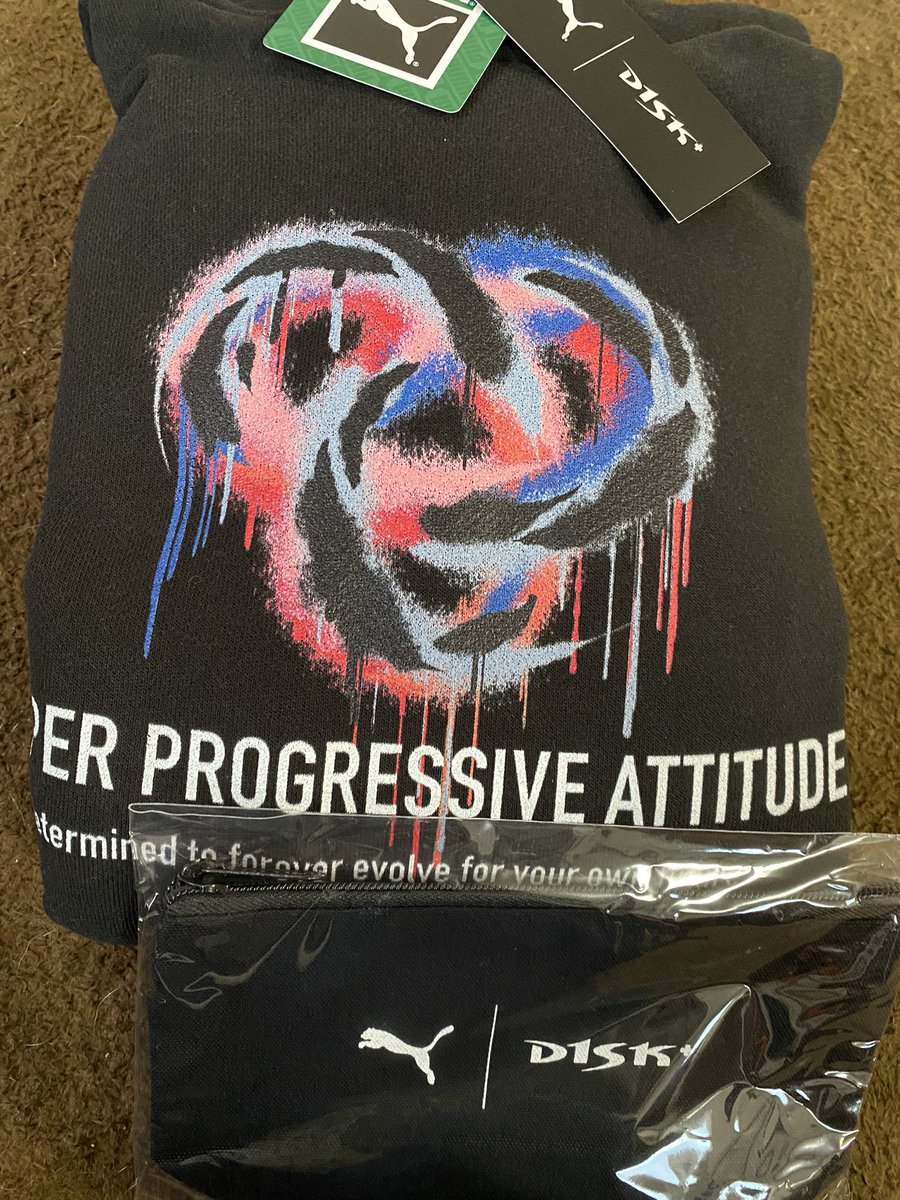 dai_rinda's tweet image. フーディ着て早速散歩🐶
3時半過ぎにスタートして、ちょっと温度が下がって来る森
旦那ちゃんはジャンバー着てるけど、私は無印の長袖Tシャツの上にフーディで大丈夫だったー
後半ちょっと寒かったので、フード被ったら全然OK

#DAISUKETAKAHASHICOLLECTION
#PUMA
#FUTURECOLLECTION