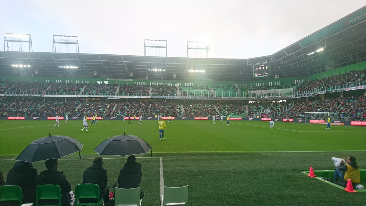 Markijpelaar's tweet photo. @RKCWAALWIJK @RKCNu Come on you lions! https://t.co/5eXEpRWoOo